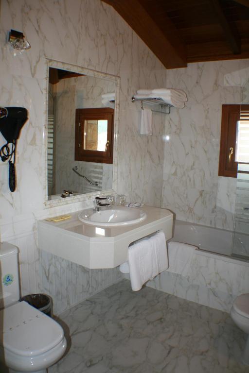 Hotel Valle Las Luinas Soto de Luiña Camera foto